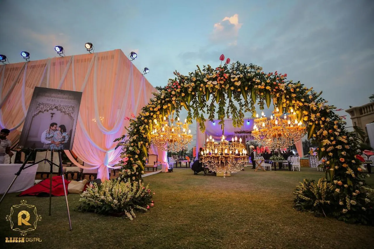 Golden Galaxy Hotels And Resorts Delhi